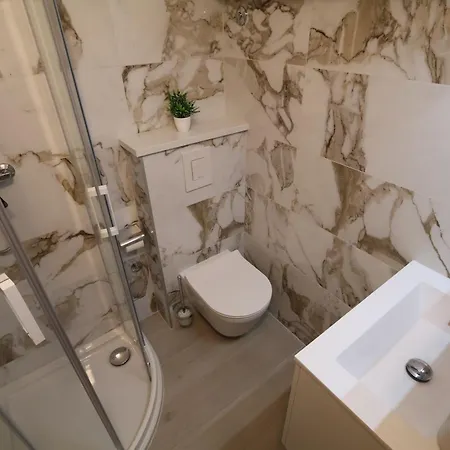 Simple -no Parking Apartman *