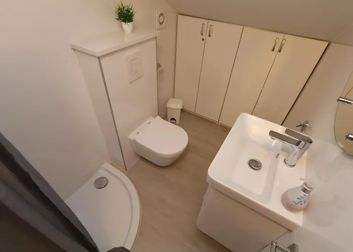 Simple -no Parking * ماكارسكا