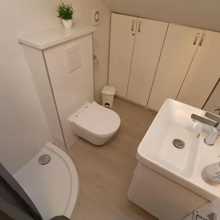 Simple -no Parking * Makarska