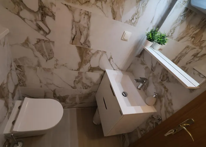Simple -no Parking Appartement Makarska